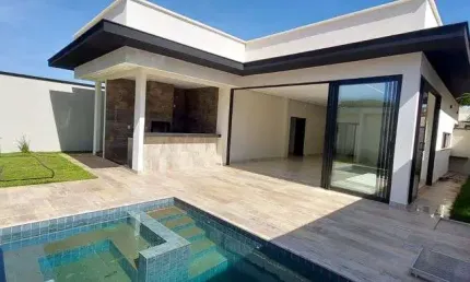 Casa a venda condomínio fechado com 3 suites 100% armarios planejados em rio Verde GO