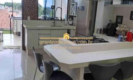 Linda Casa em Oferta no Parque do Carmo, 3 dorm, churrasqueira, 5 vagas,, 4 banheiros