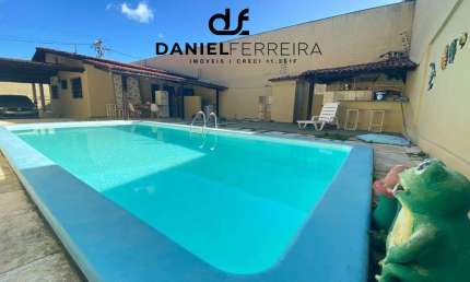 Casa com Piscina e 6 Vagas na Sapiranga – 360 m² por R$ 450 Mil!