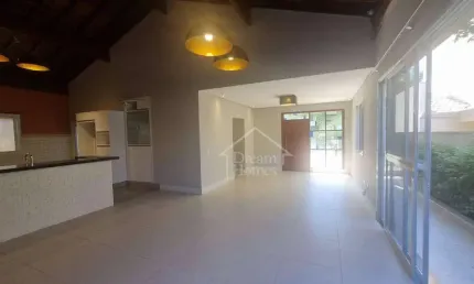 Venda ou Locação de Casa com 3 Quartos com acessibilidade em Valinhos/SP