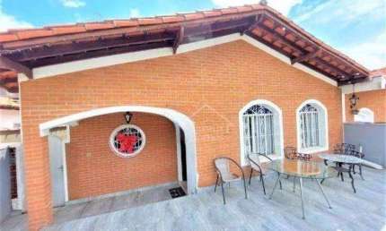 Casa com 3 quartos para alugar na Rua Piauí, 1000, Centro, Vinhedo
