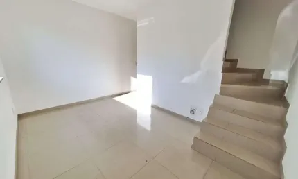 Casa em condomínio fechado com 2 quartos para alugar na Avenida Nossa Senhora de Lourdes, 146, Capela, Vinhedo