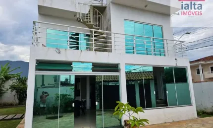 Sobrado Para Venda e Locação com 4 quartos 1 suítes no bairro Massaguaçu em Caraguatatuba