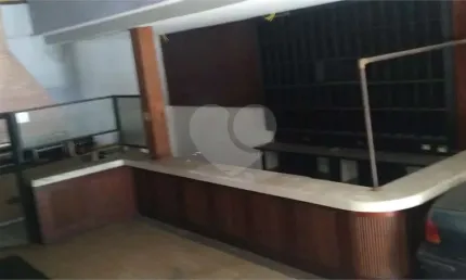 Prédio inteiro à venda ou para locação em Parada Inglesa - SP