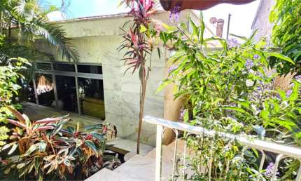 Casa com 4 quartos à venda em Jardim Maristela - SP