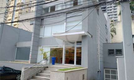 Prédio inteiro à venda ou para locação em Vila Andrade - SP
