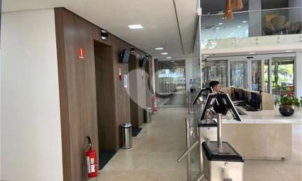 Sala comercial para alugar na Rua Cardeal Arcoverde, Pinheiros, São Paulo