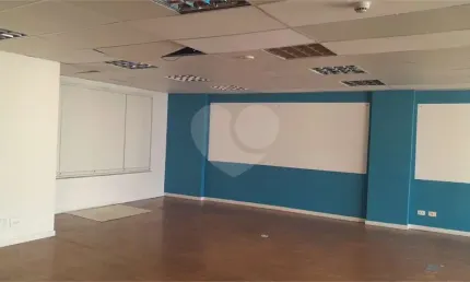 Sala comercial para alugar na Rua da Consolação, Centro, São Paulo