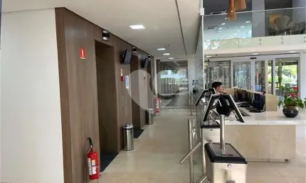 Sala comercial à venda na Rua Cardeal Arcoverde, Pinheiros, São Paulo