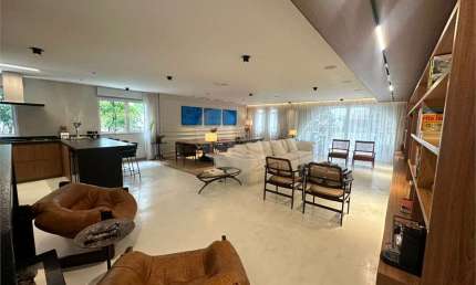 Apartamento com 4 quartos à venda em Cerqueira César - SP