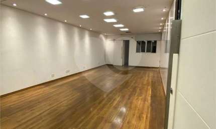 Prédio para alugar na Rua Fernão de Magalhães, Brás, São Paulo