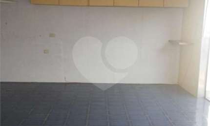 Casa com 4 quartos para locação em Jardim Londrina - SP