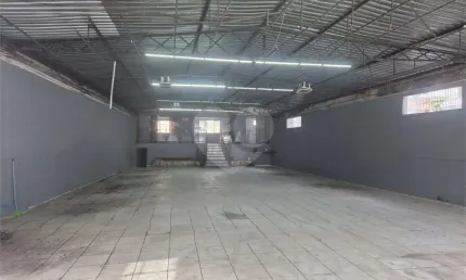 Ponto comercial para alugar na Avenida Direitos Humanos, Imirim, São Paulo