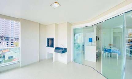 Apartamento com vista lateral na Quadra do Mar em Meia Praia - ALUGUEL DE TEMPORADA
