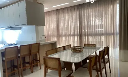 Elegância, conforto e sofisticação em meia praia – pronto para morar