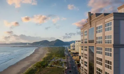 Apartamento para venda em navegantes, centro, 3 dormitórios, 3 suítes, 4 banheiros, 2 vagas