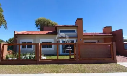 Casa com 2 quartos à venda na Irany, 275, Arroio Teixeira, Capão da Canoa por R$ 650.000