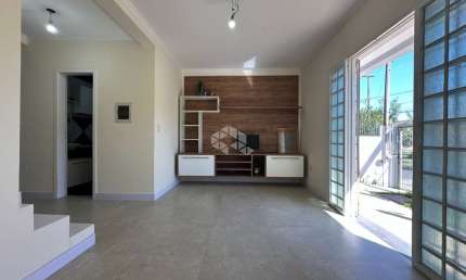 Casa com 3 quartos à venda na Rua Bananeiras, 125, Estância Velha, Canoas por R$ 600.000