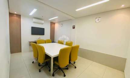 Sala comercial à venda na Avenida Getúlio Vargas, 1644, Menino Deus, Porto Alegre por R$ 195.000