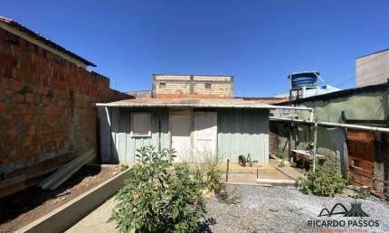 Lote com Casa simples, mas com localização estratégica no Paranoá/DF