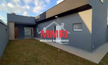Imperdível Casa à Venda em Araçoiaba da Serra-SP, Bairro San Felipe! 3 Quartos, Suíte, 250m² de Área!