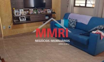 Chácara de 1.600m² à venda em Araçoiaba da Serra-SP, bairro Colonial I: 4 quartos, 1 sala, 200m² de área!