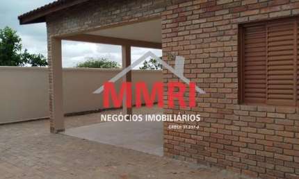 Casa no Centro de Araçoiaba da Serra-SP: 4 quartos, 2 suítes, 2 salas,  banheiro, 300m². Venha conferir!