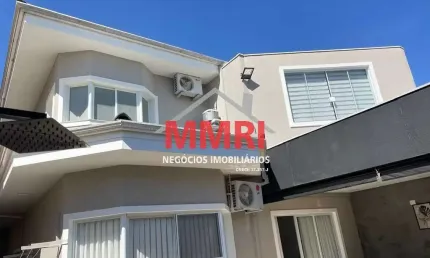 Maravilhoso sobrado no condomínio Lago da Serra, confira! OPORTUNIDADE PERFEITA PARA VOCÊ!