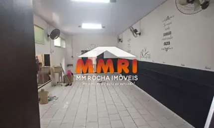 Sala Comercial à Venda no Centro de Araçoiaba da Serra!! Com sala, 2 banheiros e 280m² de área