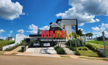 CASA COM 4 SUÍTES PARA VENDA EM PORTEIRA FECHADA NO CONDOMÍNIO FAZENDA JEQUITIBÁ EM SOROCABA/SP