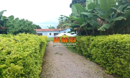 Chácara à venda em Araçoiaba da Serra-SP, bairro Salete: 3 quartos, 1 suíte, 1 sala, 2 banheiros, 3 vagas de garagem, 250m².