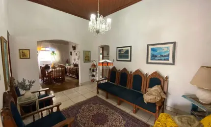 Casa com 3 dormitórios no Centro de Araçoiaba da Serra