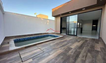 Linda Casa no Condomínio Reserva ds Ipês, 3 Suítes, 180m² e Piscina Aquecida