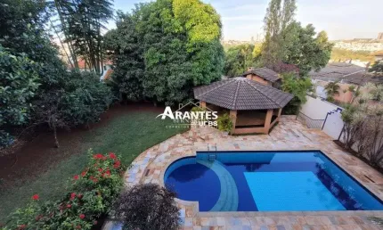Charme europeu e lazer completo em Sobrado com 4 Suítes - Bairro Cidade Jardim
