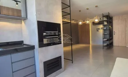 Apartamento Moderno com Varanda Gourmet e Suíte, Próximo do Praia Clube