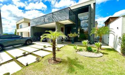 Casa em condomínio fechado com 3 quartos à venda na Avenida Augusto de Carvalho, 1, Parque Ipiranga, Resende por R$ 1.590.000