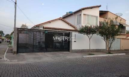 Casa com 4 quartos à venda na Fluminense, 331, Vila Julieta, Resende por R$ 500.000