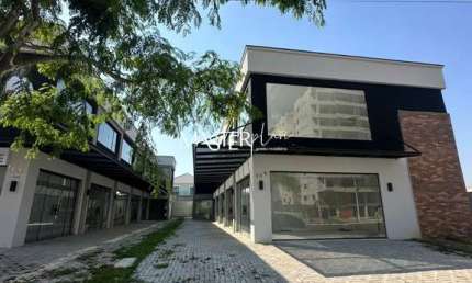 Ponto comercial para alugar na Augusto de Carvalho, 169, Parque Ipiranga, Resende por R$ 3.500