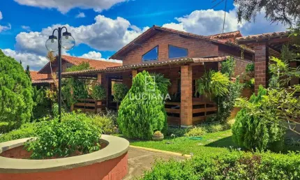 Conheça essa Maravilhosa Casa em Condomínio - 4 Quartos - Gravatá/PE