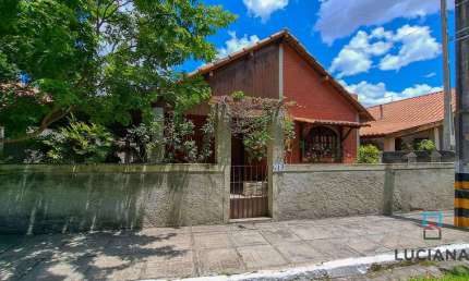 Linda casa em condomínio próx. ao Centro para venda/Locação anul