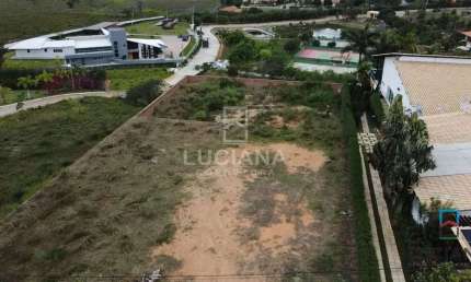 Lote com excelente topografia à venda em condomínio