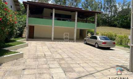 Casa em Condomínio às Margens da BR - 4 quartos sendo 3 suítes