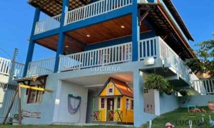 Casa com Área de lazer Privativa e Condomínio Bem Localizado