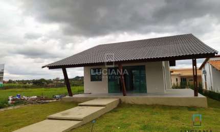 Oportunidade! Casa em Condomínio Próximo a BR232 e com Fazendinha