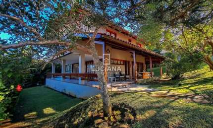 Oferta por tempo limitado! Casa de Alto Padrão em condomínio próximo da cidade