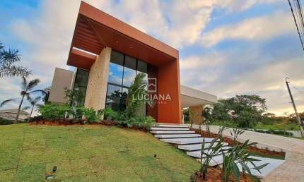 Sua Casa dos Sonhos com 5 suítes em um Condomínio de Alto Padrão - Gravatá/PE