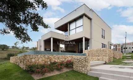 Confira! Casa de Alto Padrão com 4 Suítes em Condomínio referência em Gravatá/PE