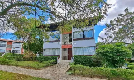 Seu Aconchegante Flat com 4 Quartos no Portal de Gravatá!