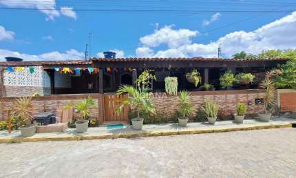 Casa com 4 Quartos em Condomínio com ótima localização! Gravatá/PE