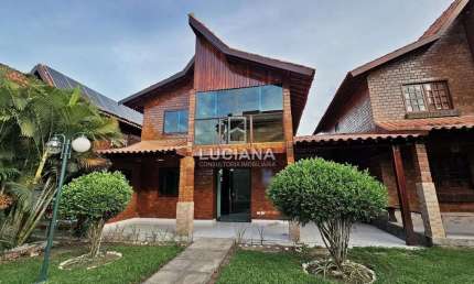 5 Quartos! Casa estilo privê em condomínio fechado em Gravatá/PE